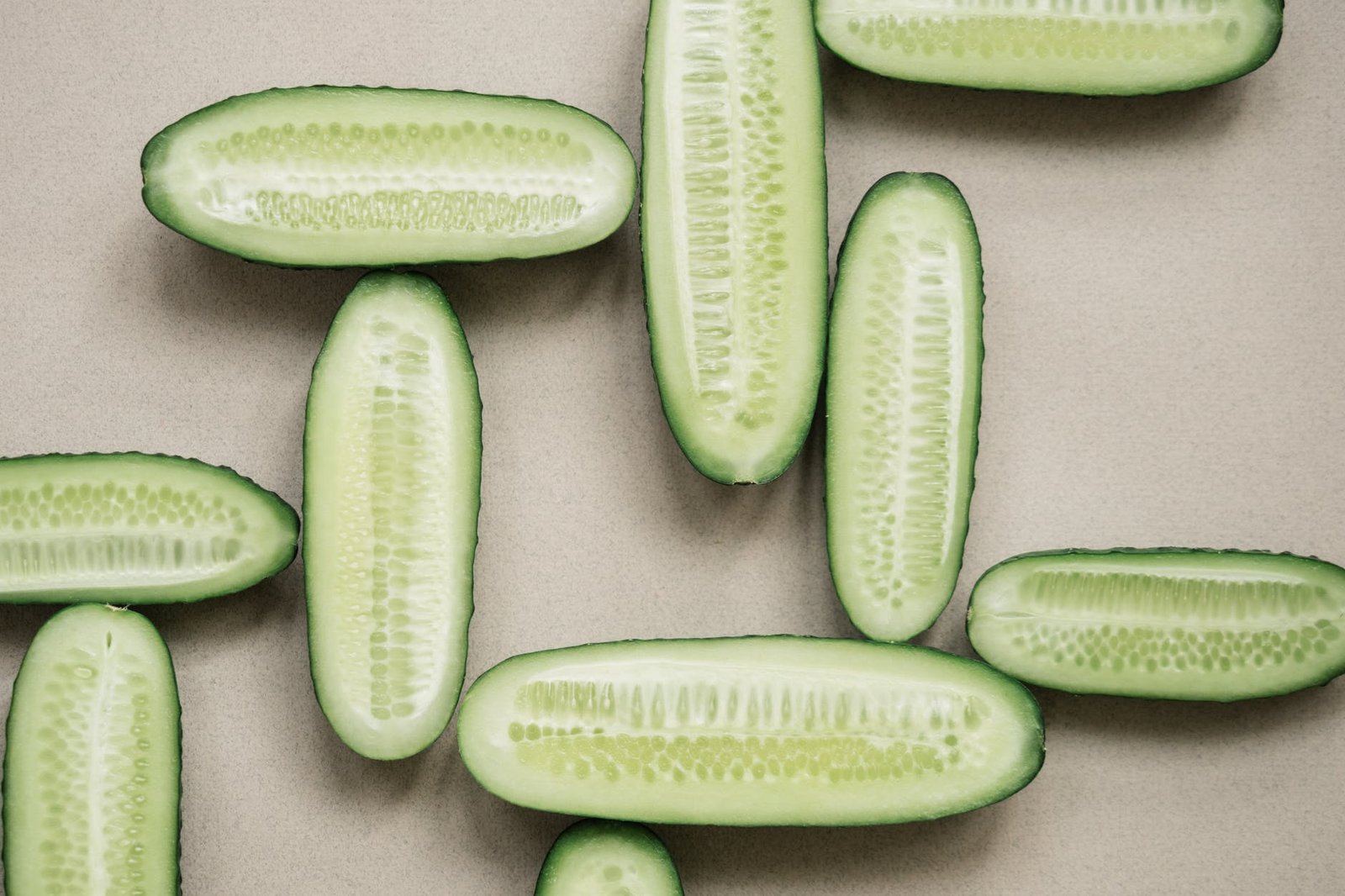 green and white sliced cucumbers